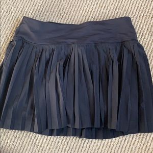 Black pleated Lululemon tennis skirt Size 2